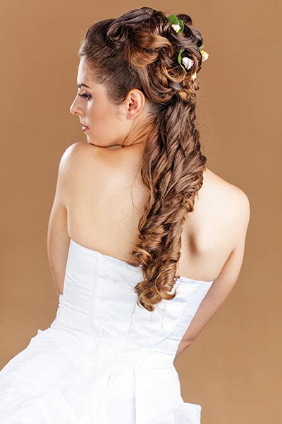 Frisuren für die Hochzeit - Locken, Flechten und Curlies