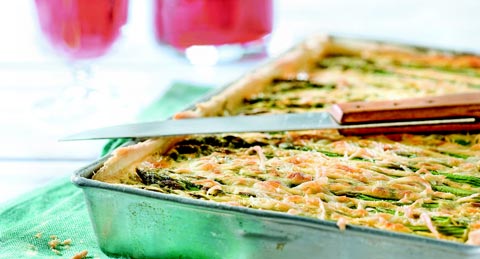 Spargel-Quiche mit Schinken und Orangenschale