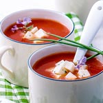 weiter zu - Tomaten-Mozzarella-Suppe