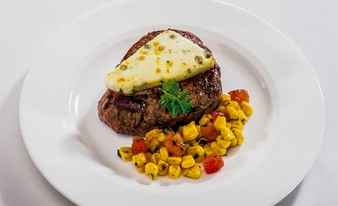 Mittagessen - Steak mit grünem Pfeffer-Käse