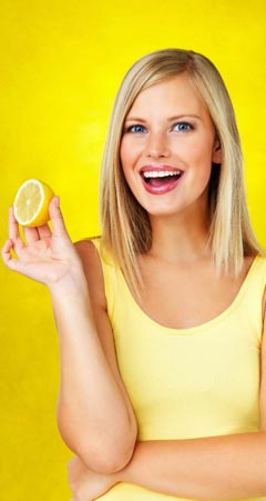 Zitronensaft gegen Pickel und Akne