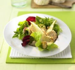 Leckere Salate: Sommersalat mit gebratenen Pilzen und Walnüssen