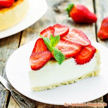 Leichte Low Carb Erdbeer-Joghurt-Torte