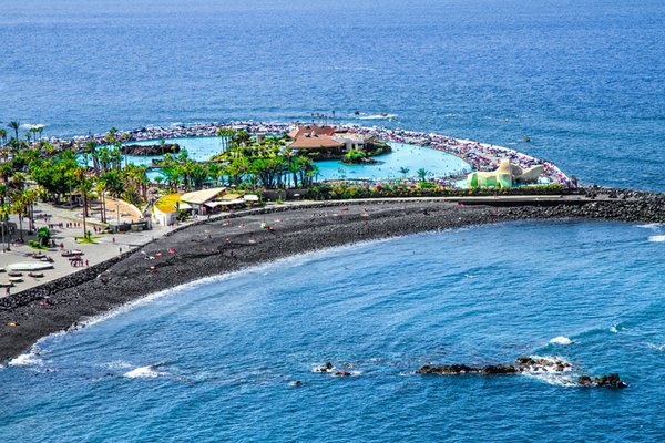 Playa und Lago de Martianez in Puerto de la Cruz