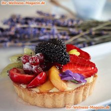 Low-Carb-Tartelettes mit Pudding und Obst