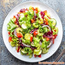 Veganer gemischter Salat - gesundes Low-Carb-Rezept