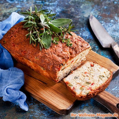 Low-Carb-Brot mit Paprika, Käse und Schinken