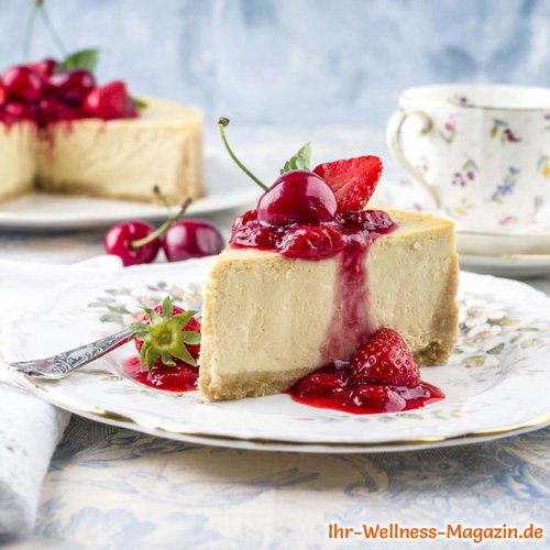 Low Carb Cheesecake mit Fruchttopping