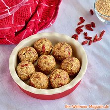 Vegane Superfood-Energy-Balls