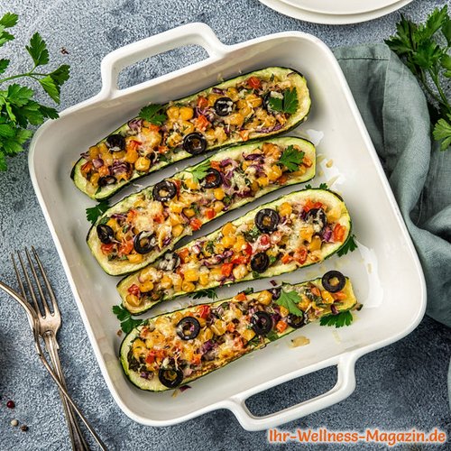 Gefüllte Zucchini