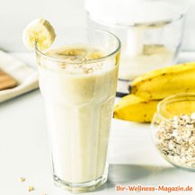 Cremiger Bananen-Eiweißshake mit Haferflocken