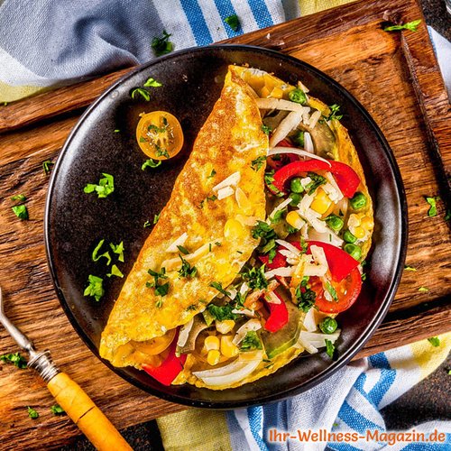 Gefülltes Low-Carb-Omelett mit Gemüse