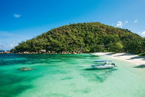 Seychellen-Insel Praslin: Schnorcheln, Schwimmen und Relaxen im Urlaub am Meer