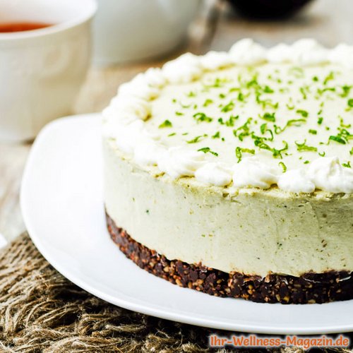 Leichte Low Carb Avocado-Käse-Sahne-Torte