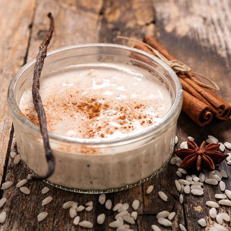 Low Carb Reispudding-Dessert mit Mango im Glas - Rezept für Nachtisch