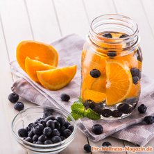 Orangen-Blaubeer-Wasser