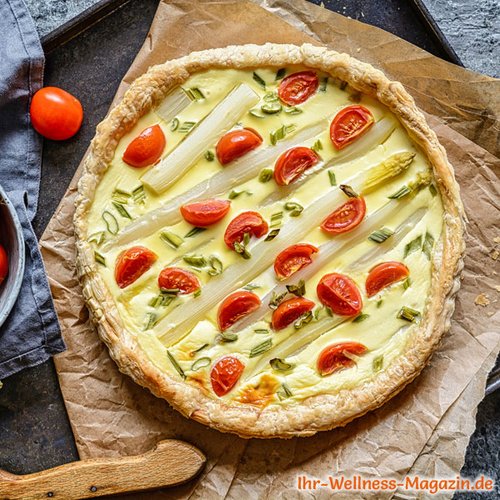 Spargel-Quiche mit Tomaten