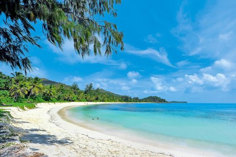 Seychellen-Insel Praslin: Nirgends strahlen Sommer, Sonne und Strand schöner als auf der Insel Praslin