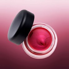 Lippenpflege selber machen - Lipgloss mit Farbe