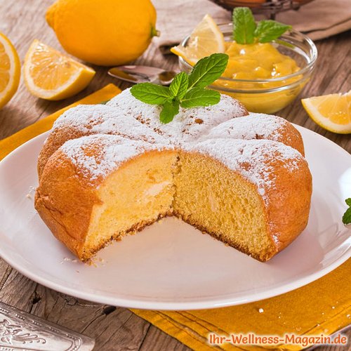 Low-Carb-Zitronenkuchen mit Zitronencreme-Füllung