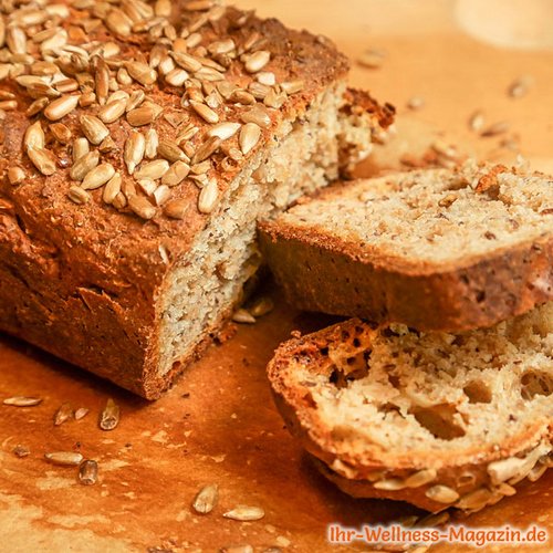 Eiweiß-Nussbrot mit Sonnenblumenkernen