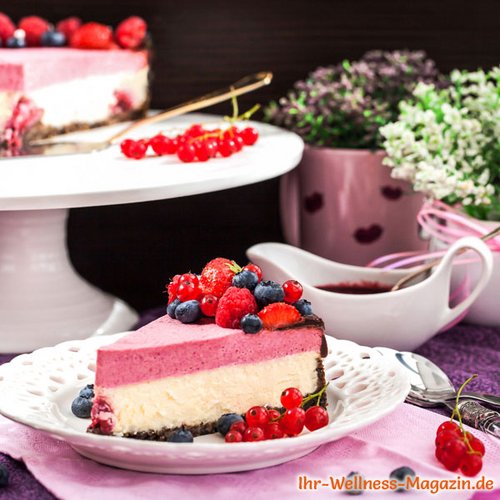 Leichte Low Carb Beeren-Quarktorte