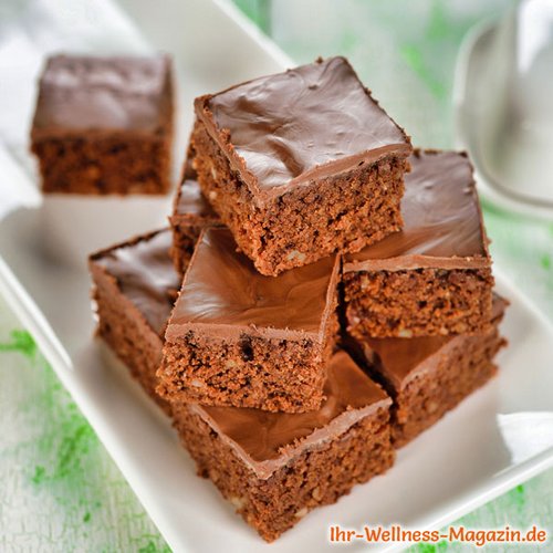 Low Carb Nuss-Brownies mit Schokoguss