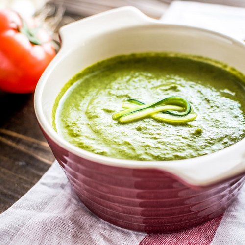 Schnelle Low Carb Zucchini-Lauch-Suppe