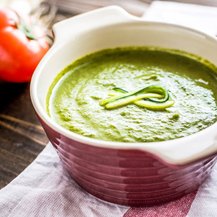 Schnelle Low Carb Zucchini-Lauch-Suppe
