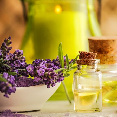 10 Beauty-Anwendungsmöglichkeiten für Lavendelöl