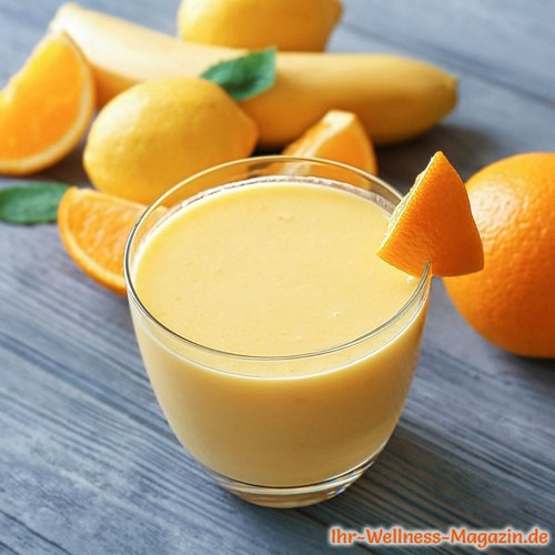 Orangen-Proteinshake mit Zitrone und Buttermilch