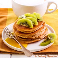 Low Carb Buttermilch-Pancakes mit Kiwi