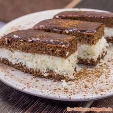 Low Carb Kokos-Bounty-Kuchen