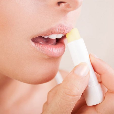 Lippenpflegestift mit Ringelblume selber machen
