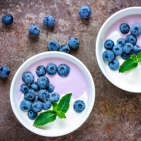 Cremiges Low Carb Blaubeer-Joghurt-Dessert