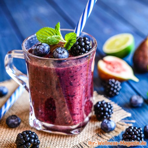 Cremiger Brombeer-Blaubeer-Smoothie