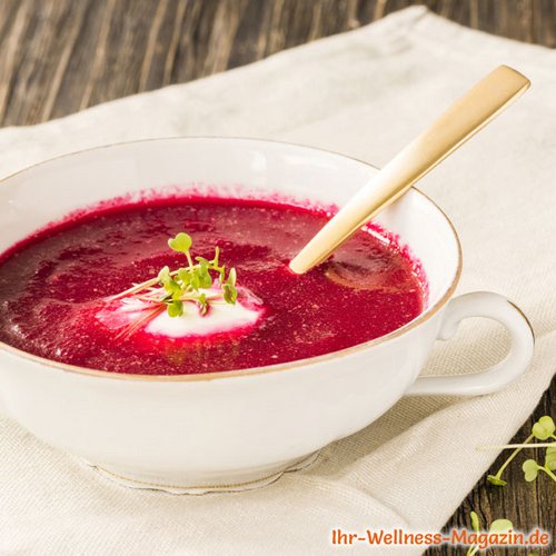 Low Carb Rote-Bete-Suppe mit Creme Fraiche
