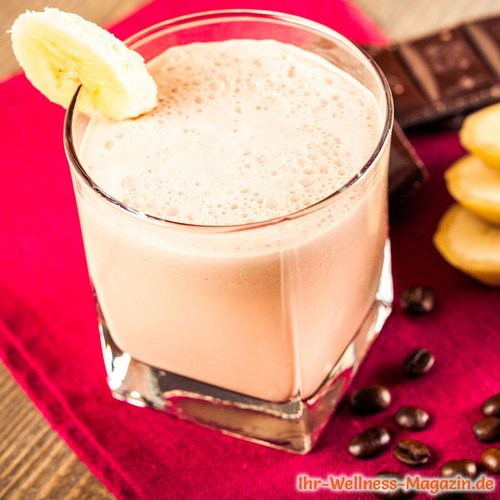 Cremiger Eiweißshake Banane-Kaffee-Schoko