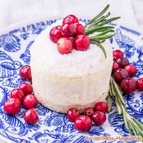 Leichte Low Carb Cranberry-Joghurt-Törtchen