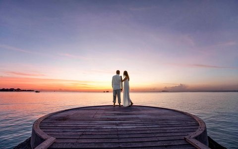 Malediven Insel Halaveli im Nord Ari Atoll: Heiraten am Strand und Flitterwochen auf den Malediven