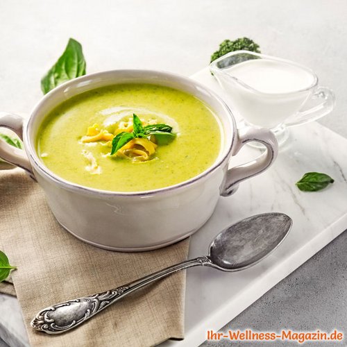 Low Carb Brokkoli-Käse-Suppe