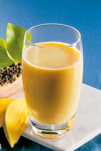 Buttermilch-Shake mit Mango