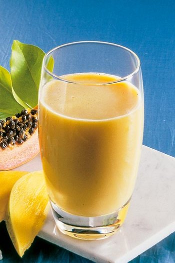 Buttermilch-Shake mit Mango - Diät-Shake-Rezept zum Abnehmen