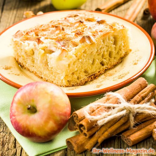 Low-Carb-Apfelkuchen mit Zimt und Nüssen