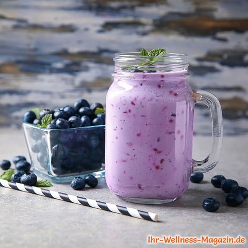 Blaubeer-Proteinshake mit Quark