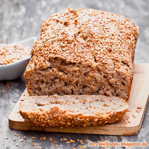 Eiweißbrot mit Goldleinsamen