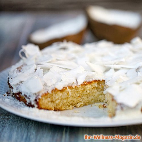 Low-Carb-Kokoskuchen mit Sahne