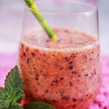 Buttermilch-Shake mit Erdbeeren