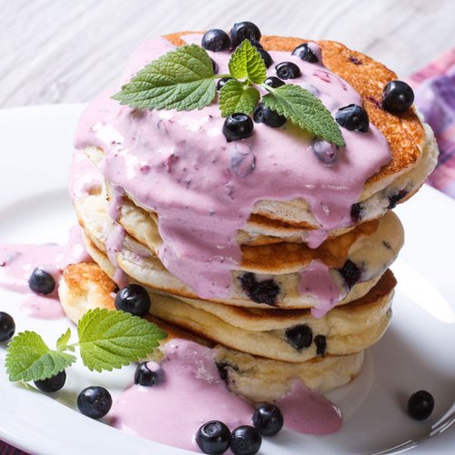 Low-Carb-Pancakes mit Blaubeer-Joghurt