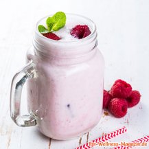 Cremiger Eiweißshake mit Quark und Himbeeren